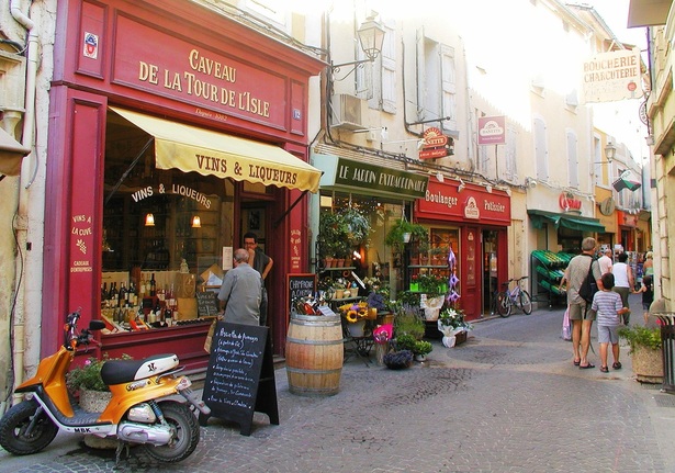 cobblestone streets Provence